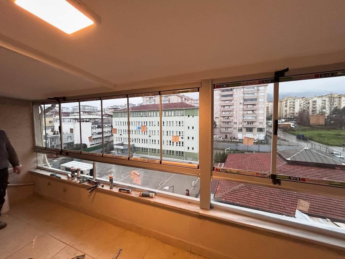 Isıcamlı PVC balkon kapatma iç görünüm — Bursa