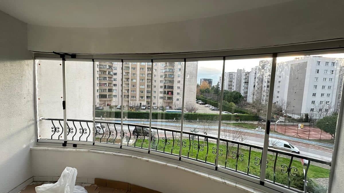 CLB Mimarlık cam balkon uygulaması — Bursa merkezli PVC ve cam balkon sistemleri