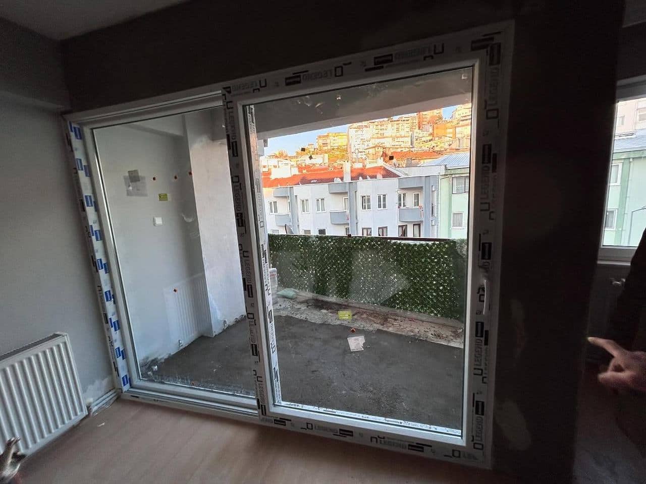 PVC sürme balkon kapısı montajı