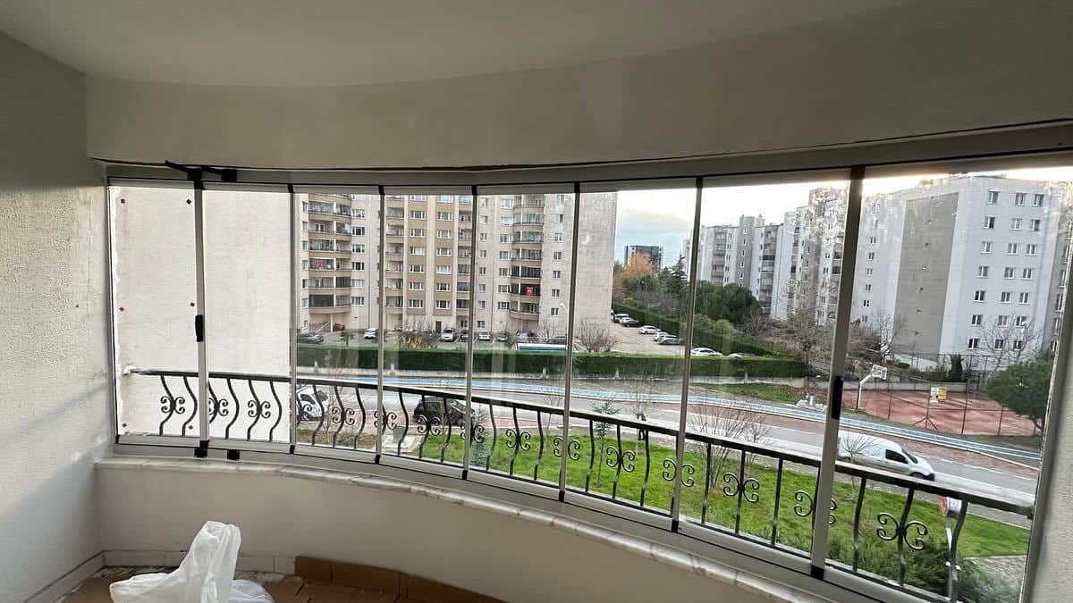 CLB Mimarlık cam balkon uygulaması — Bursa merkezli PVC ve cam balkon sistemleri
